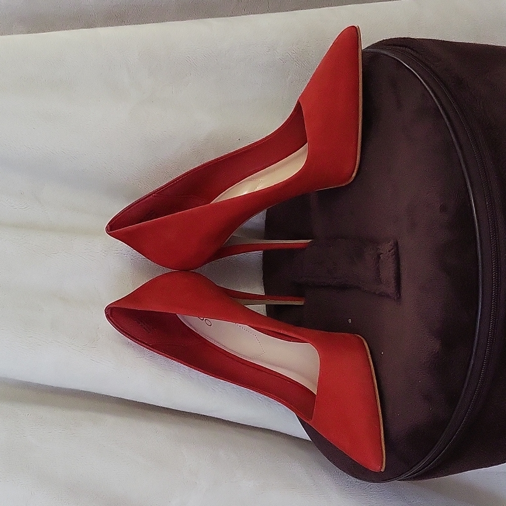 Shoes - Picture 3 of 4
